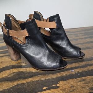 Black Leather Peep-Toe Heels with Tan Strap